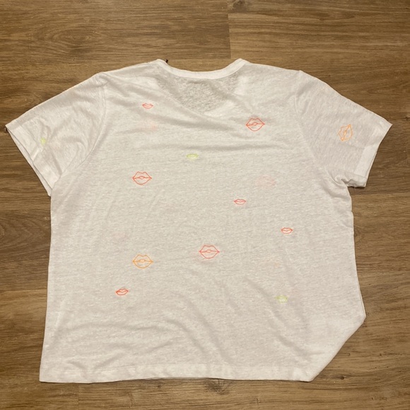NWT Chaser Burnout White Tee with Embroidered Neon Lips - Picture 6 of 7